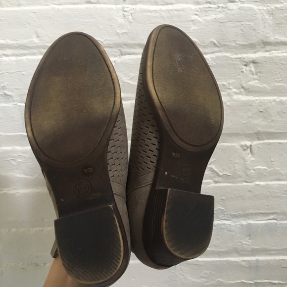 Lucky Brand Brielley Asymmetrical Ankle tan bootie - Picture 6 of 7